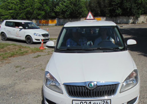 В Пятигорске сотрудники ГИБДД брали взятки с учащихся автошколы