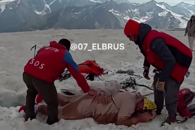 В КБР турист рухнул в расщелину горы на высоте 3900 метров
