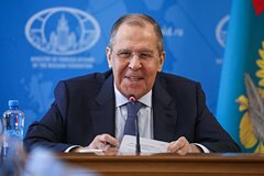 Захарова: дипломаты США умоляют коллег не фотографироваться с Лавровым 