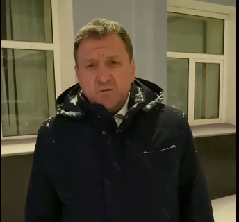 В Ставрополе из-за сильного снегопада власти разрешили оставить детей дома