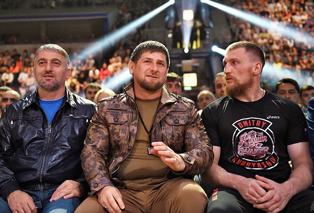Кадыров наградил бойцов клуба «Ахмат» машинами Mercedes-Benz GLE