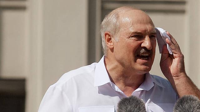 Лукашенко призвал отказаться от смартфонов