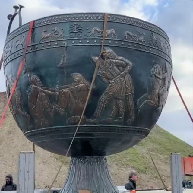 В Северной Осетии установили гигантскую «Чашу нартов»