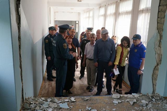 В Дагестане после землетрясения дети учатся в частном доме