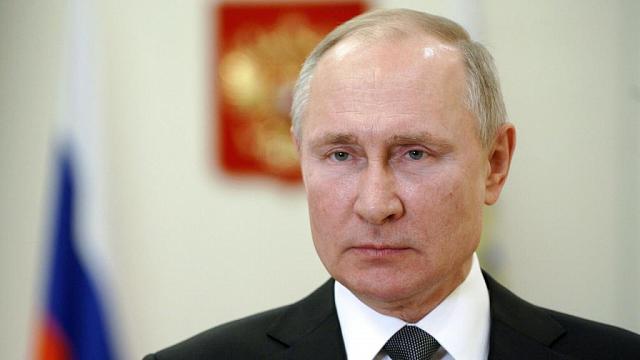 Путин подписал закон о ежемесячной выплате из маткапитала для детей до трёх лет