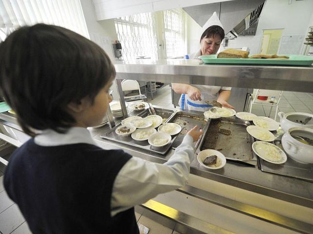 В школах и детсадах КЧР детей кормили, не соблюдая санитарные нормы  