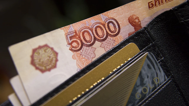 Общий объем просроченной задолженности по кредитным картам россиян достиг рекорда 