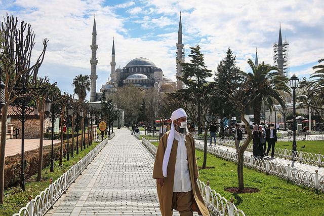 В Турции на три дня ввели круглосуточный комендантский час
