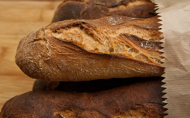 Российские пекари заявили о нехватке транспорта для доставки хлеба 