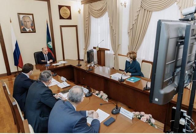 Глава КЧР Рашид Темрезов рассказал о мерах борьбы с «омикроном» в регионе