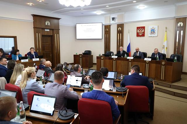 Спикер Думы Ставрополья призвал молодых депутатов активнее работать с жителями