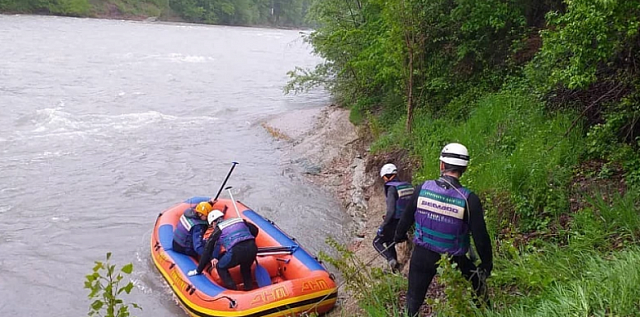 В Адыгее трое туристов сорвались горную реку Белая 