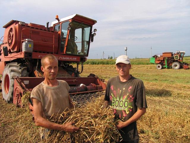 Аграриям Ставрополья пообещали 45 тысяч тонн топлива для сельхозработ