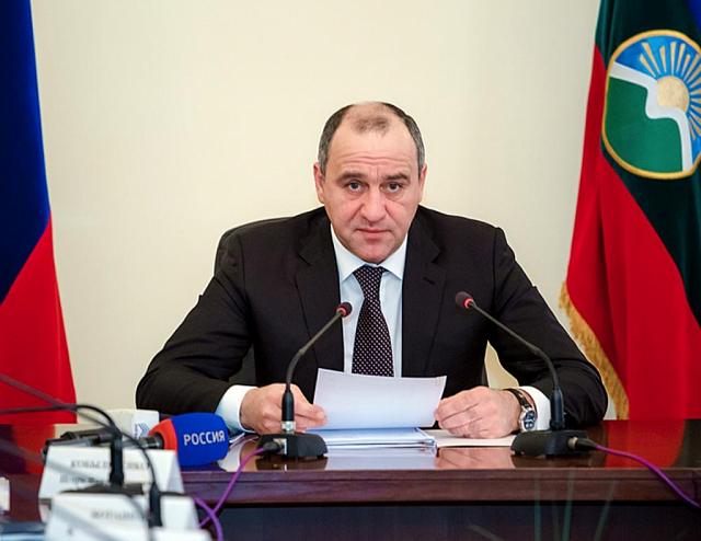 Парламент Карачаево-Черкесии вновь избрал Темрезова главой республики