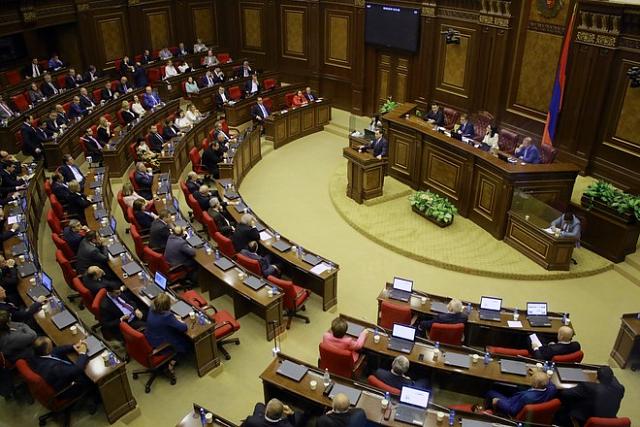 Внеочередные парламентские выборы в Армении назначены на 20 июня