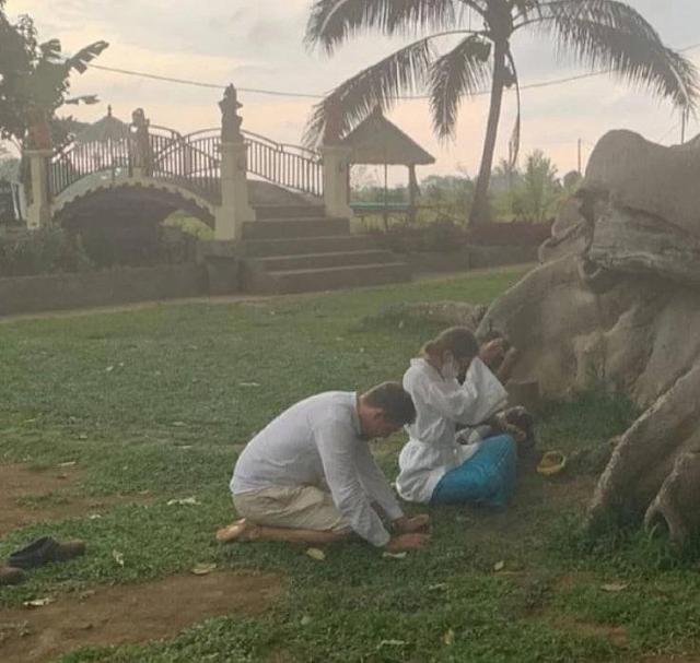 На Бали россиянку заставили пройти обряд очищения из-за неприличных фотографий   