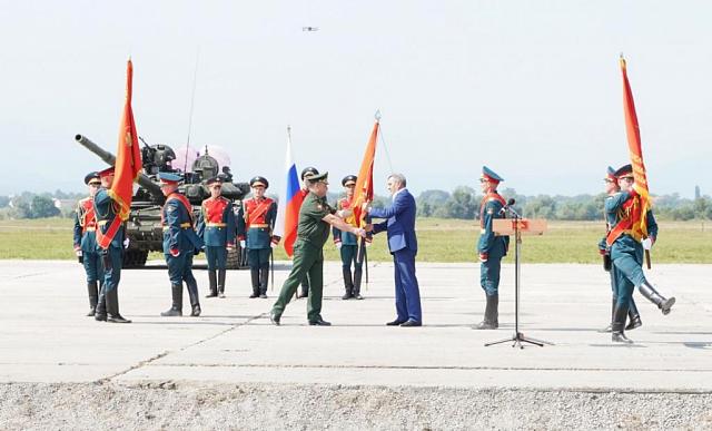 Северная Осетия получила на хранение исторические боевые знамена