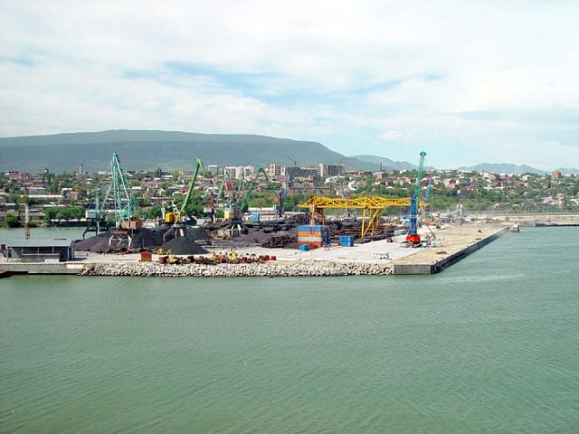 Путин на совещании акцентировал внимание на важности развития порта в Махачкале