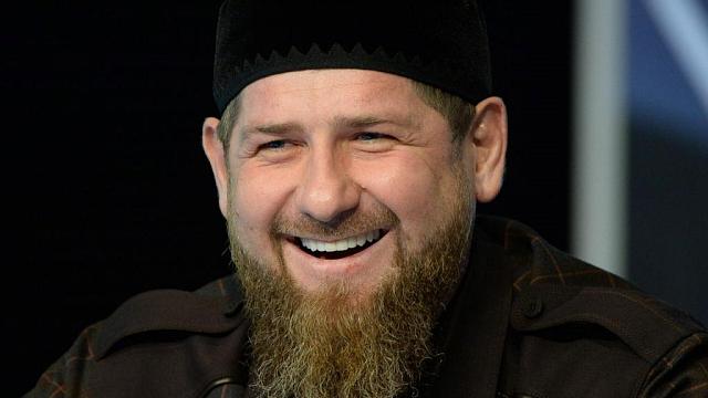 Путин наградил руководителя Чечни Кадырова орденом Александра Невского