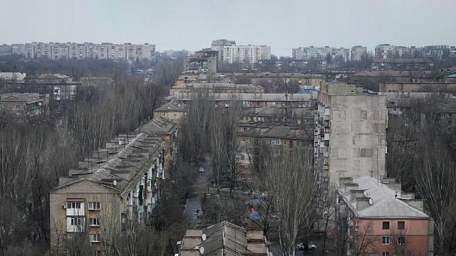 Киев приказал нацбатальонам выбираться из Мариуполя под видом мирных граждан