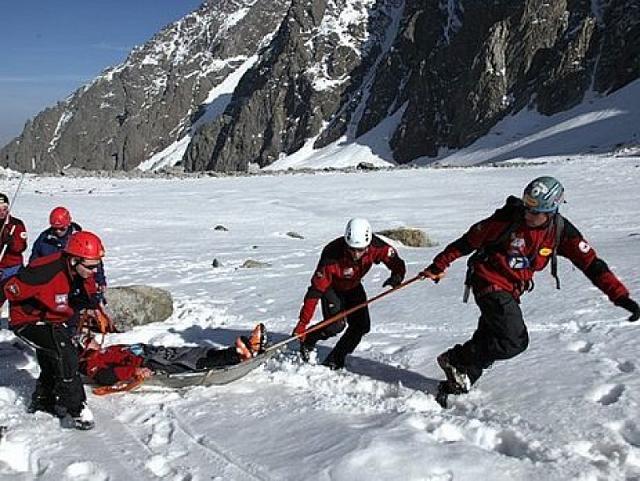 Следователи КБР проводят проверку после гибели германского альпиниста на Эльбрусе
