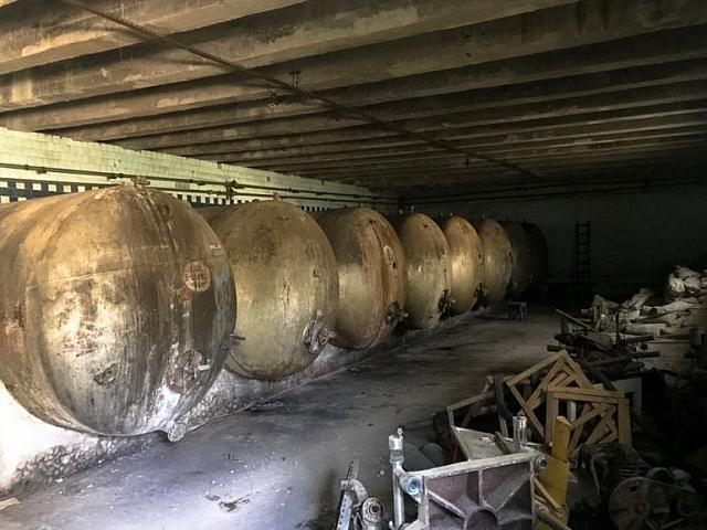 В Дагестане арестовали 160 тонн нелегальных виноматериалов