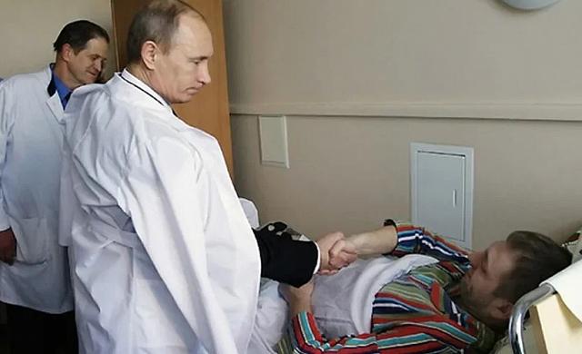 Путин пообещал раненому разведчику из Кабардино-Балкарии, что тот продолжит служить