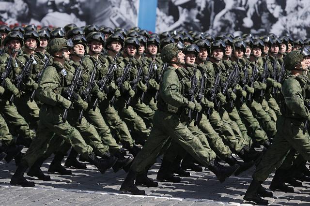 Путин подписал указ о выплате 15 тысяч рублей военнослужащим  