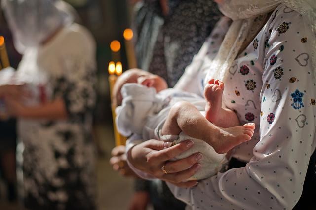 Патриарх Кирилл предложил россиянкам вместо абортов отдавать детей церкви