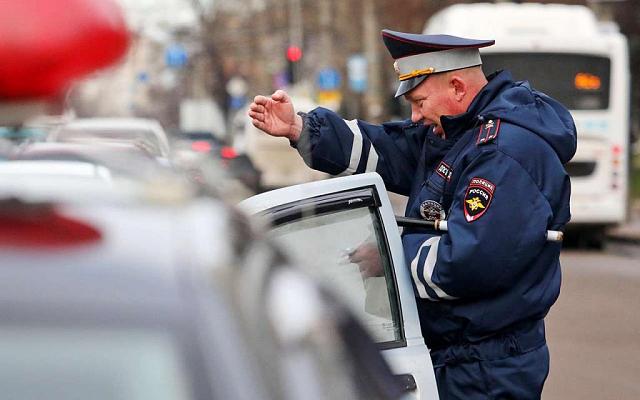 Госдума приняла во втором чтении законопроект о расширении прав полицейских 