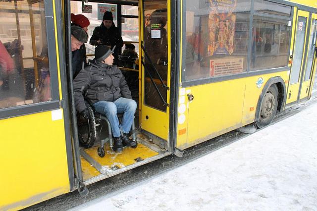 Штрафы за высадку инвалидов из транспорта могут ввести в России