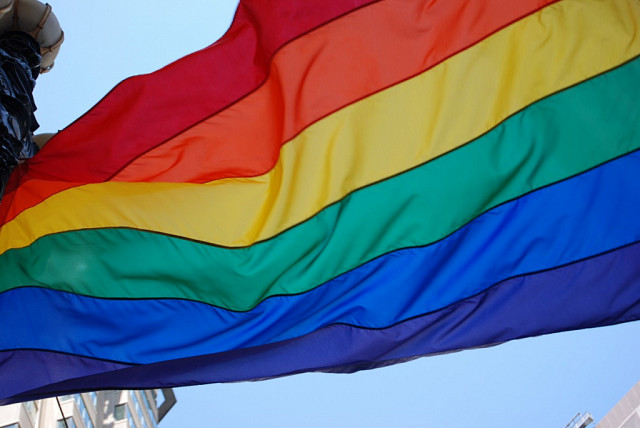 Воевавший в Чечне ветеран извинился за гимн с флагом ЛГБТ