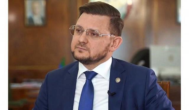 Меликов присвоил Дадаеву звание «Заслуженный юрист Республики Дагестан» 