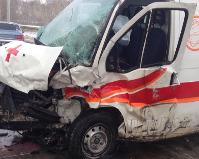Четыре человека пострадали в автомобиле скорой помощи в ДТП возле Сочи