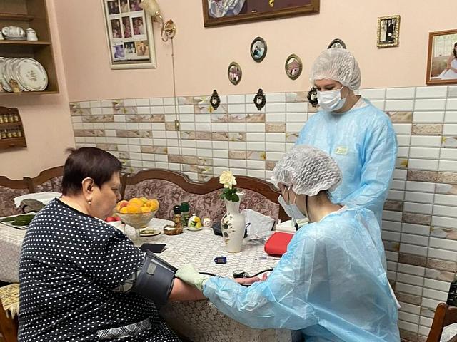 Вакцинацию на дому прошли более 600 жителей Железноводска