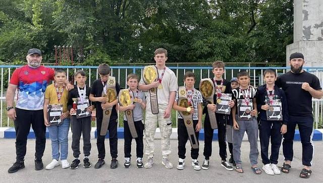 Юные спортсмены из Чечни первенствовали на турнире MMA в Нальчике 