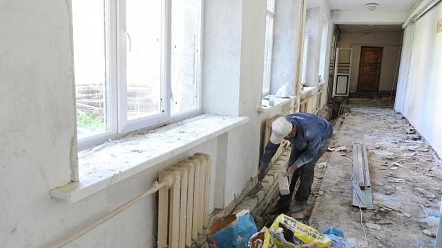 На Ставрополье за провал реконструкции сельской школы подрядчик заплатит штраф 