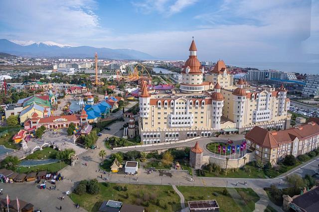 В Сочи Анна Семенович устроит бал-маскарад в отеле-замке «Богатырь»