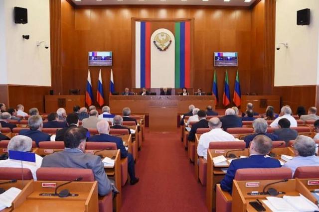 Больше не спикер: Хизри Шихсаидов не пришел на сессию парламента 