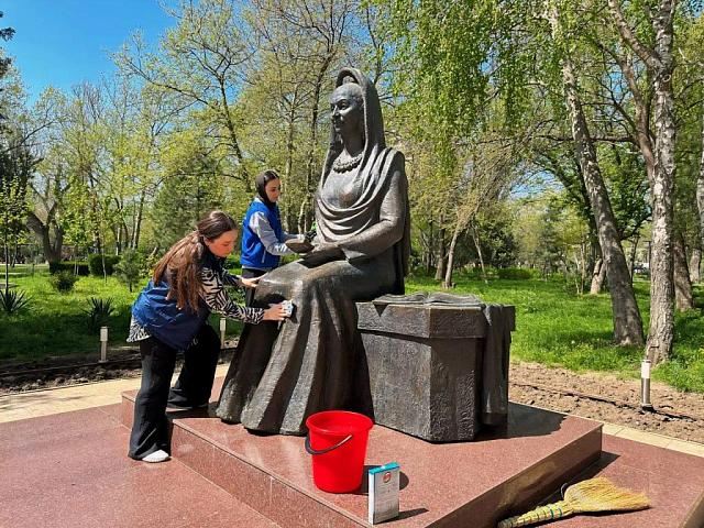 В Дагестане провели субботники ко Дню заботы о памятниках истории и культуры