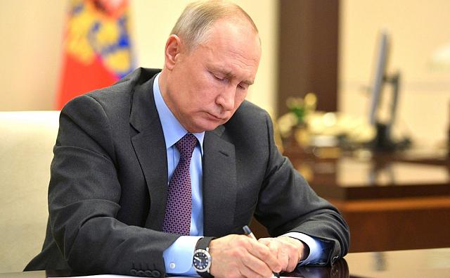 Путин утвердил ответные меры на санкции недружественных стран