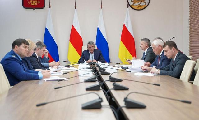 Сергей Меняйло провел заседание Комиссии по противодействию коррупции в Северной Осетии