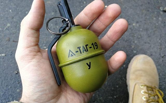 Житель Ставрополя метал страйкбольные гранаты у детской площадки  