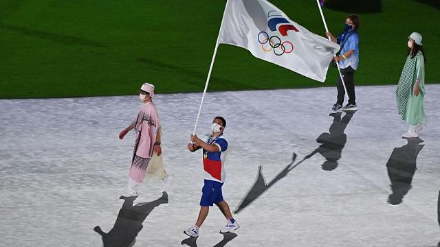 Знаменосцем российской команды на закрытии Олимпиады был Абдулрашид Садулаев