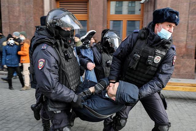 В Москве сегодня задержали около 300 участников несогласованной акции