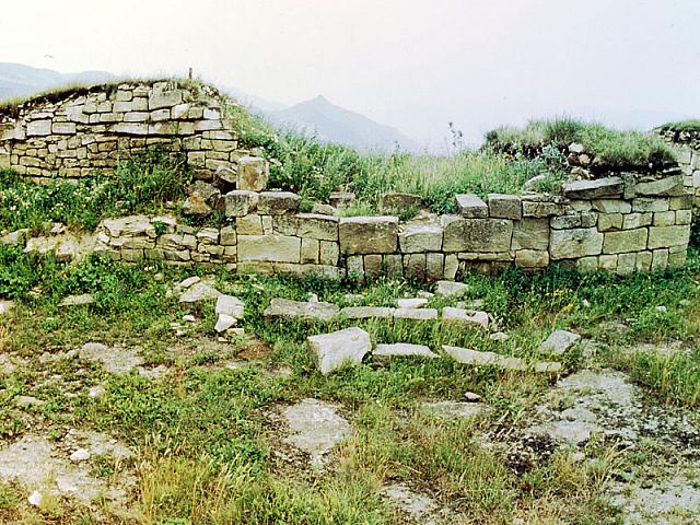 В Карачаево-Черкесии археологи нашли крупное средневековое поселение