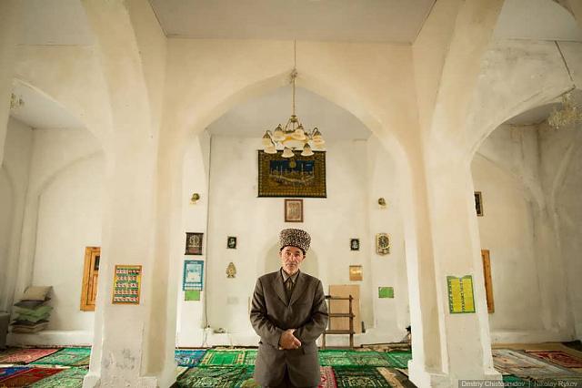 В Дагестане из-за лавины потрескалась старинная мечеть