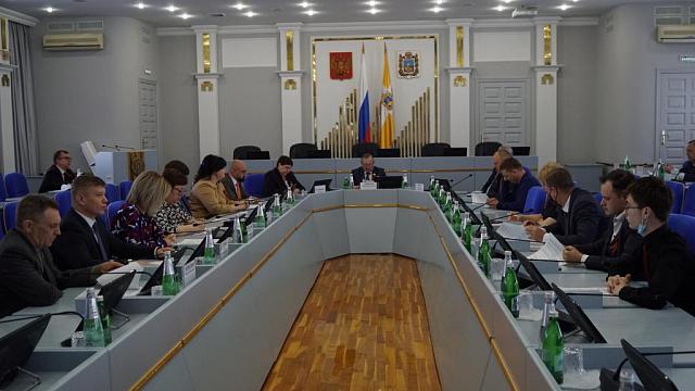 Депутаты Думы Ставрополья призвали обновить закон о защите прав несовершеннолетних
