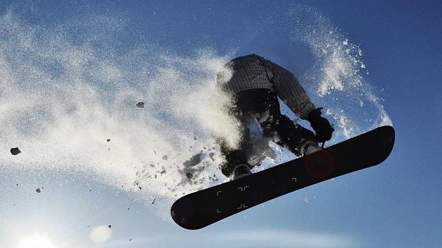 На Эльбрусе третий день ищут пропавшего возрастного сноубордиста