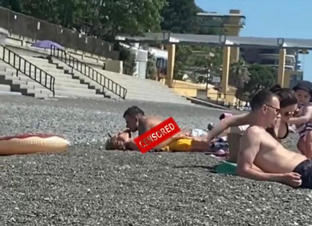 Голым туристам на пляжах Сочи пригрозили штрафами
